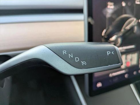 Used 2020 Tesla Model 3 Performance image 11