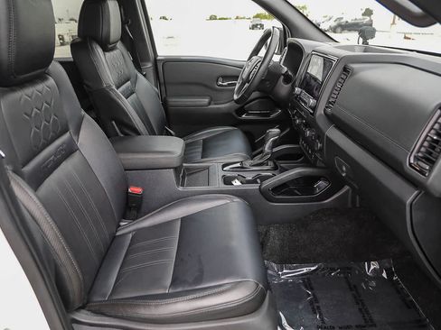 Used 2022 Nissan Frontier PRO-4X w/ Pro-4X Premium Package AWD/4WD image 16