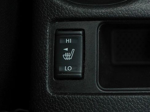 Used 2018 Nissan Rogue SV w/ Premium Package image 30