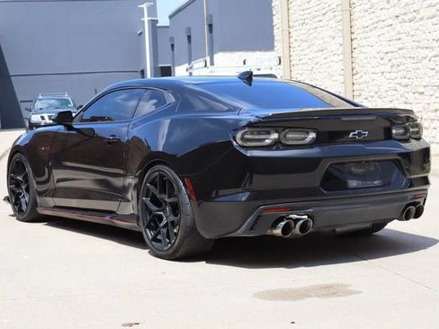 Used 2022 Chevrolet Camaro LT RWD image 3