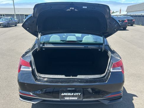 Used 2021 Hyundai Elantra SEL FWD image 32