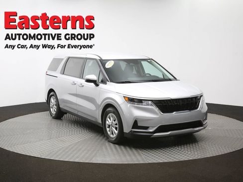 Used 2022 Kia Carnival LX image 49