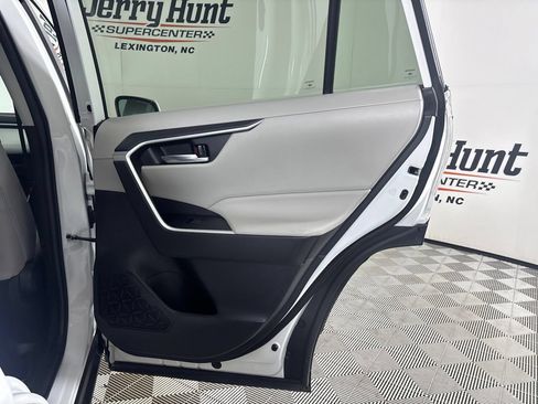 Used 2022 Toyota RAV4 XLE w/ Convenience Package AWD/4WD image 23