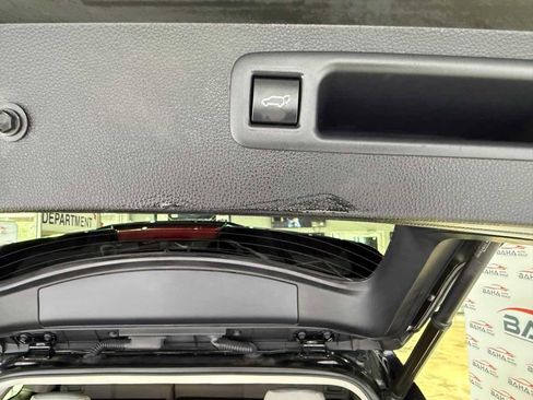 Used 2022 Toyota Highlander LE FWD image 57