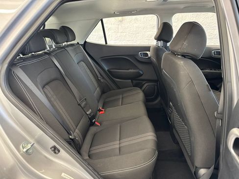 Used 2025 Hyundai Venue SEL FWD image 42