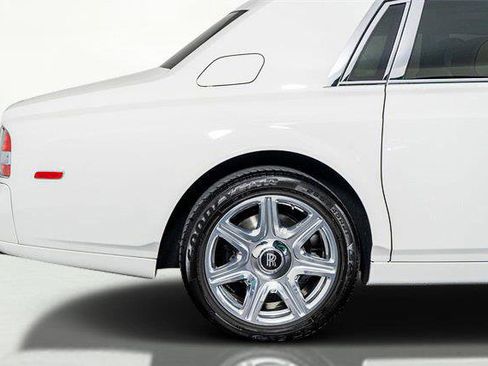 Used 2016 Rolls-Royce Phantom Sedan image 8