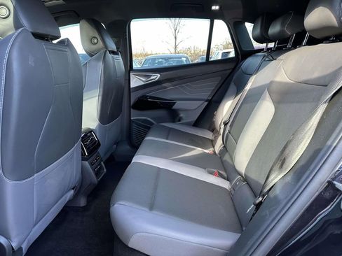 Used 2023 Volkswagen ID.4 Pro S Plus image 13