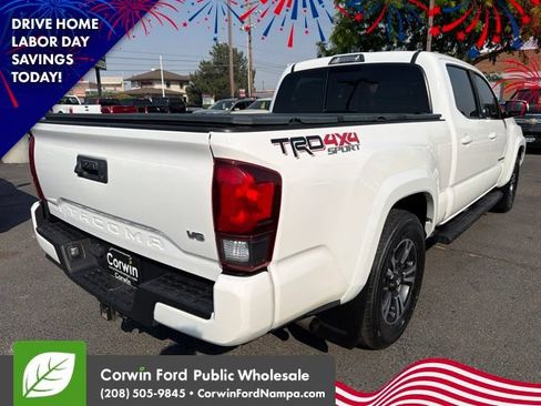 Used 2019 Toyota Tacoma TRD Sport AWD/4WD image 5