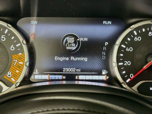 Used 2023 Jeep Renegade Latitude w/ Sun/Sound Group AWD/4WD image 18