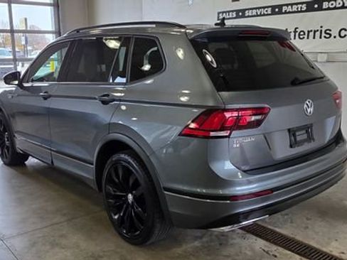 Used 2021 Volkswagen Tiguan SE R-Line image 3