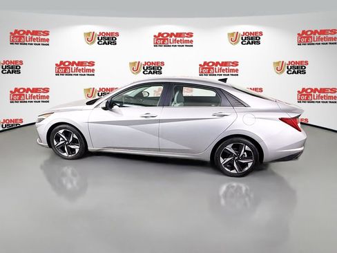 Certified 2023 Hyundai Elantra Limited image 17