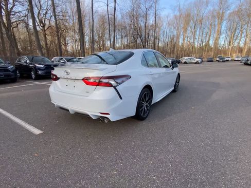 Used 2023 Toyota Camry SE image 15