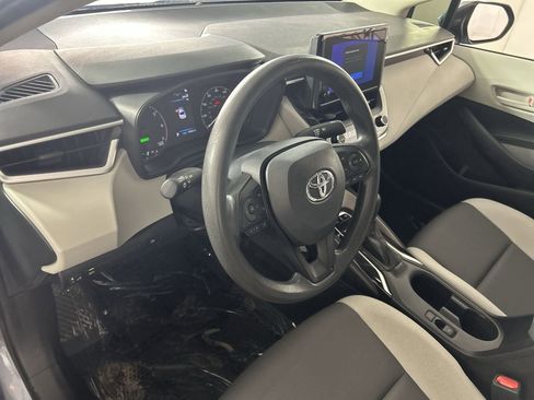 Used 2024 Toyota Corolla LE AWD/4WD image 12