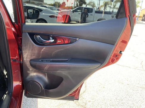 Used 2022 Nissan Rogue Sport SL AWD/4WD image 21