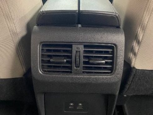 Used 2023 Nissan Rogue SV FWD image 17
