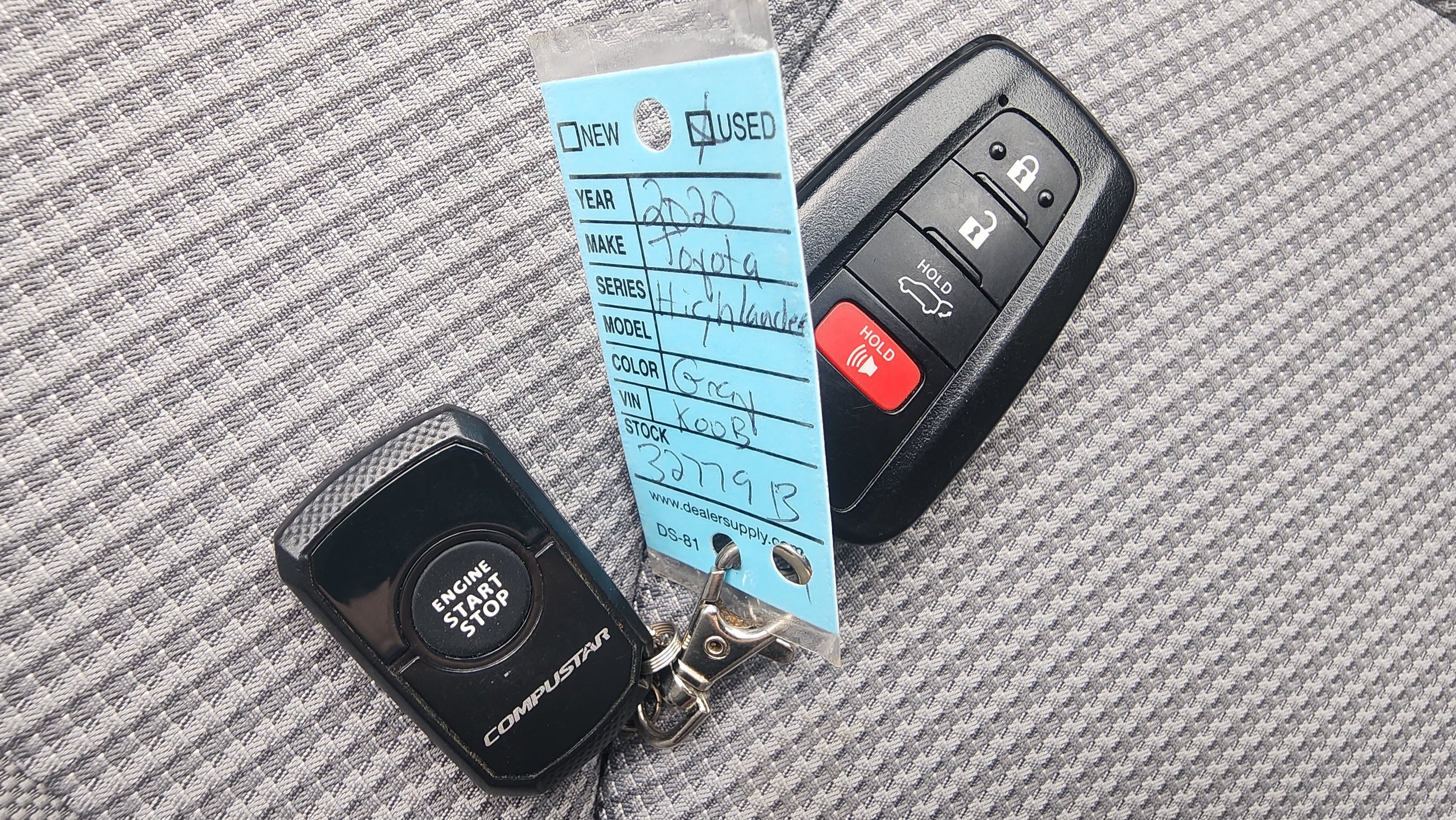 Used 2020 Toyota Highlander LE AWD/4WD image 22