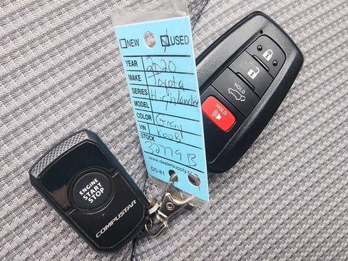Used 2020 Toyota Highlander LE AWD/4WD image 22