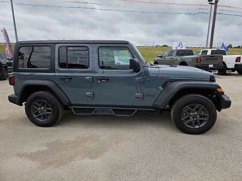 Used 2024 Jeep Wrangler Unlimited Sport AWD/4WD image 9