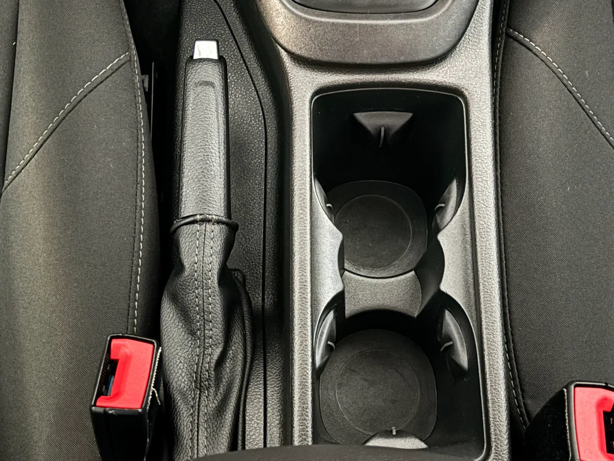 Used 2016 Ford Focus SE w/ SE Cold Weather Package FWD image 29