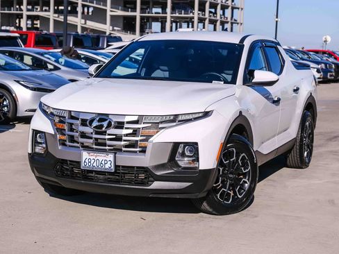 Used 2023 Hyundai Santa Cruz SE AWD/4WD image 1