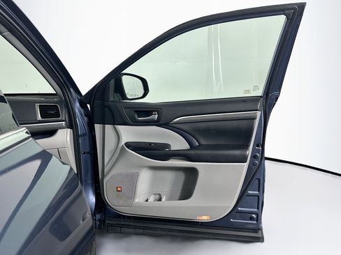 Used 2019 Toyota Highlander Limited image 36