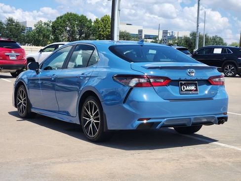 Used 2024 Toyota Camry SE w/ Cold Weather Package FWD image 5