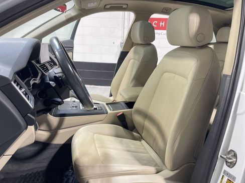 Used 2020 Audi Q5 2.0T Premium Plus w/ Premium Plus Package AWD/4WD image 11