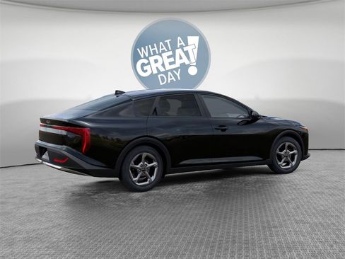 New 2026 Kia K4 LX image 6