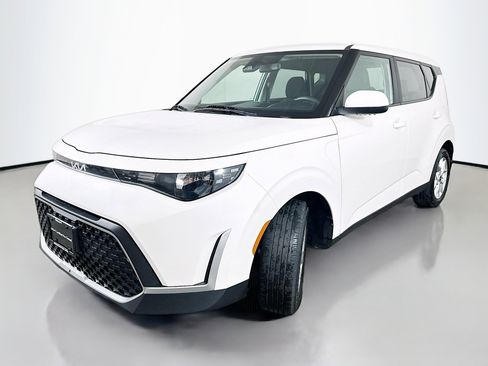 Certified 2024 Kia Soul LX w/ Option Group 015 FWD image 3