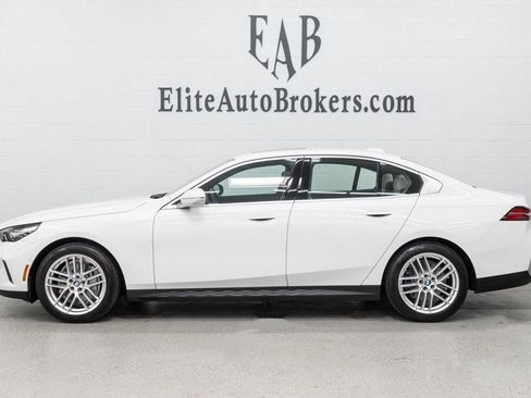 Used 2025 BMW 540i xDrive AWD/4WD image 2