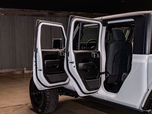 Used 2025 Jeep Gladiator Willys image 21