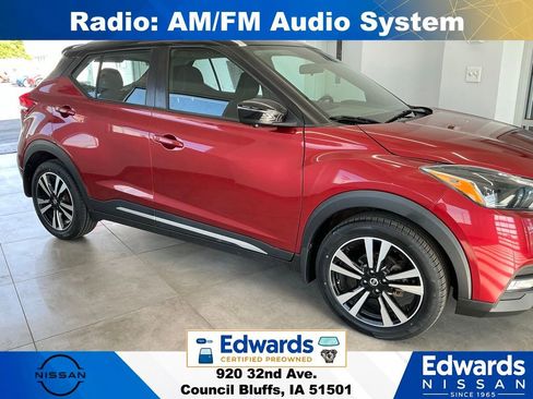 Used 2018 Nissan Kicks SR FWD image 2