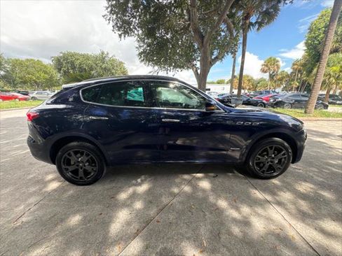 Used 2018 Maserati Levante GranLusso AWD/4WD image 6