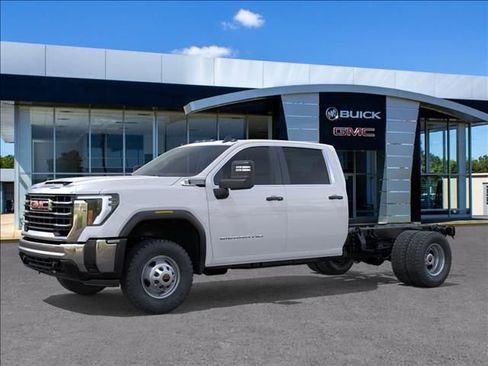 New 2025 GMC Sierra 3500 Pro w/ Convenience Package AWD/4WD image 2