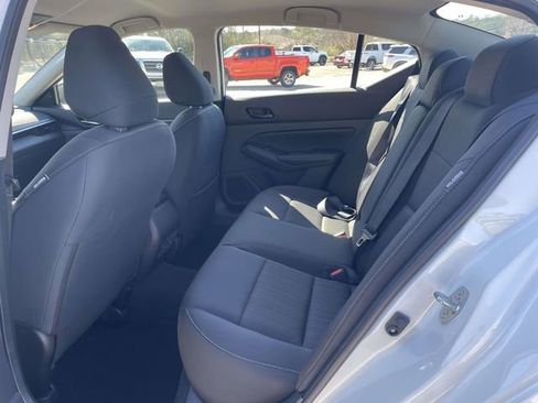 Used 2025 Nissan Altima 2.5 SV image 13