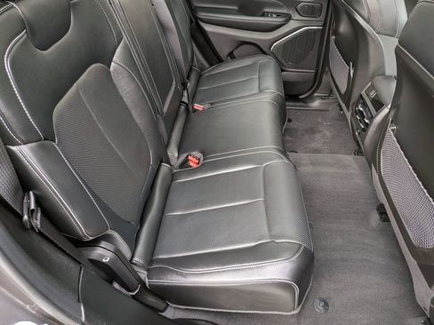 Used 2023 Jeep Grand Cherokee Overland image 28