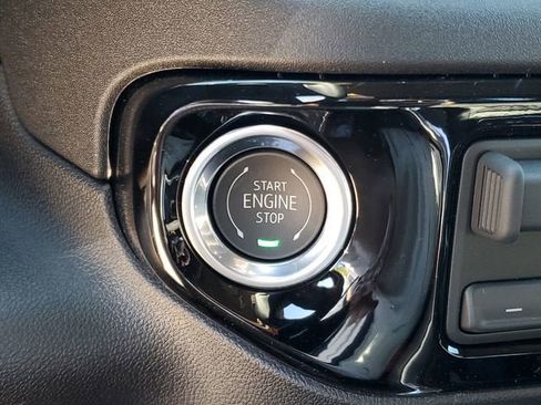 New 2026 GMC Sierra 1500 SLT image 27