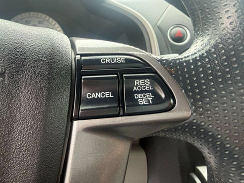 Used 2015 Honda Pilot LX image 13