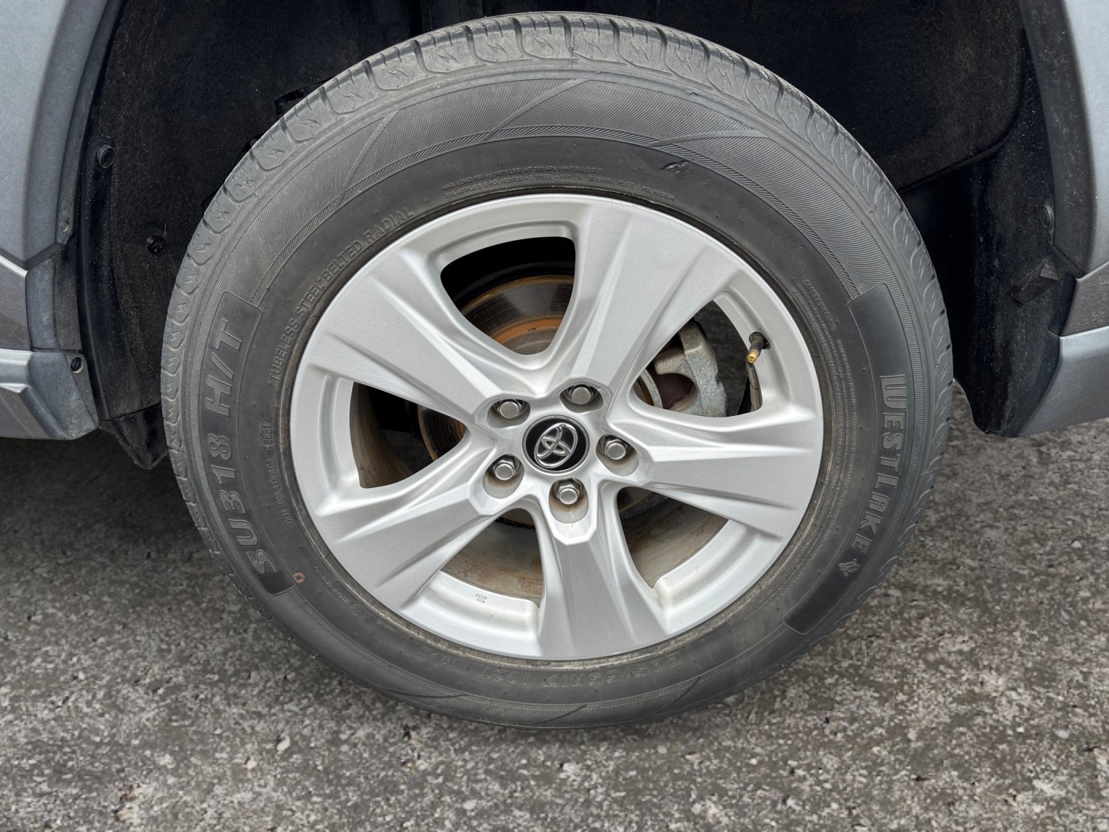 Used 2021 Toyota RAV4 XLE FWD image 13