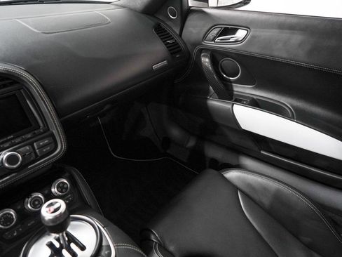 Used 2012 Audi R8 V10 image 13