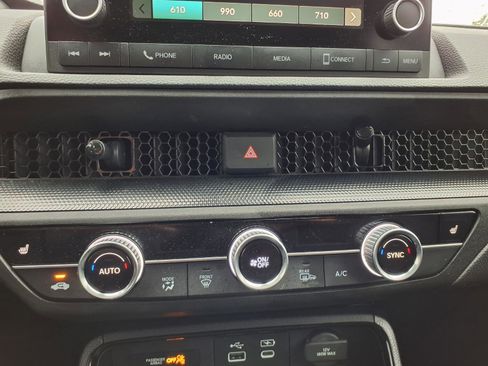 Used 2023 Honda CR-V EX image 8