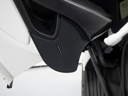 Used 2016 McLaren 675LT Spider image 13