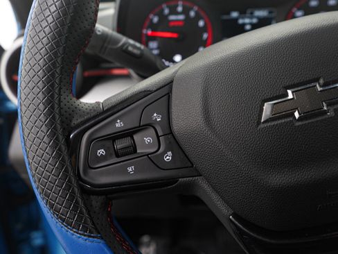 Used 2025 Chevrolet Trax RS w/ Driver Confidence Package image 24