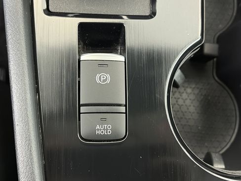 Used 2023 Nissan Rogue SV image 24