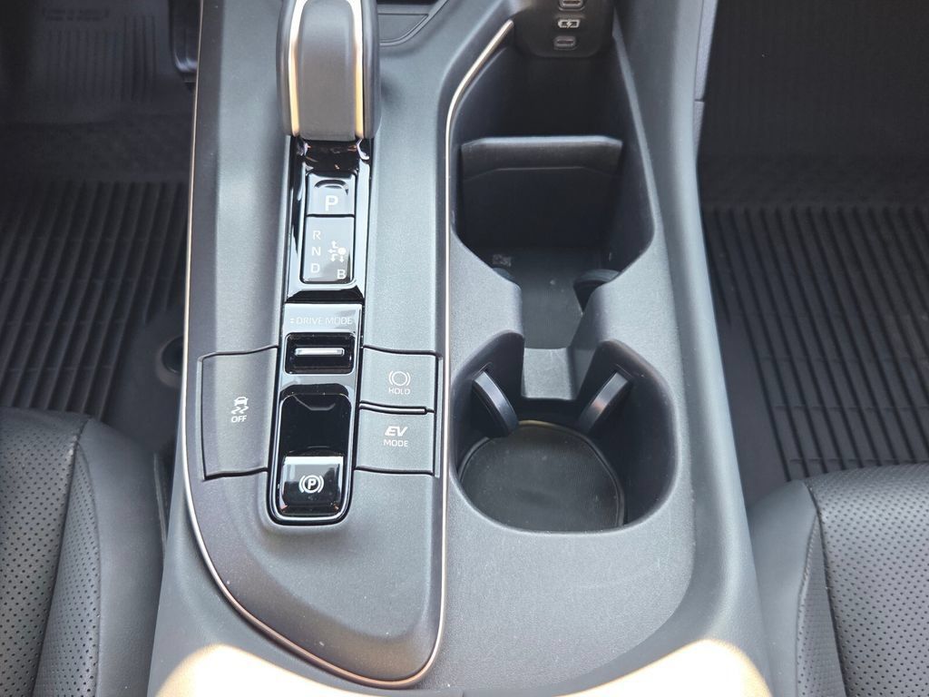 Used 2023 Toyota Crown AWD/4WD image 20