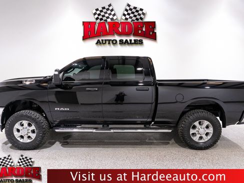 Used 2025 RAM 2500 Big Horn AWD/4WD image 1