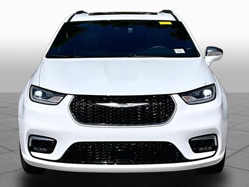 Used 2022 Chrysler Pacifica Pinnacle AWD/4WD image 4