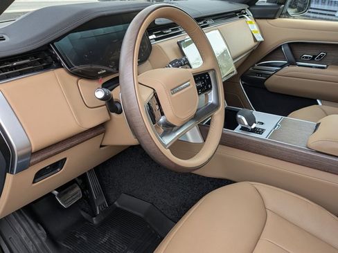 New 2026 Land Rover Range Rover SE image 3