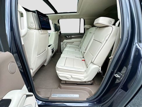 Used 2024 GMC Yukon XL Denali w/ Denali Reserve Package AWD/4WD image 24
