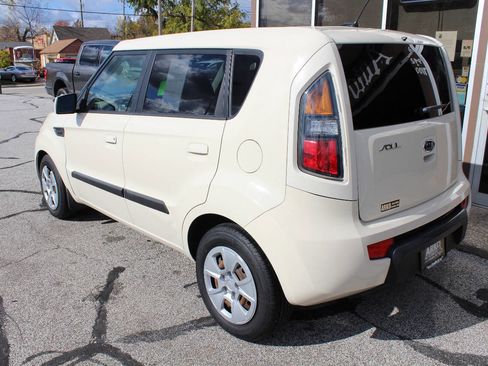 Used 2010 Kia Soul ! image 7